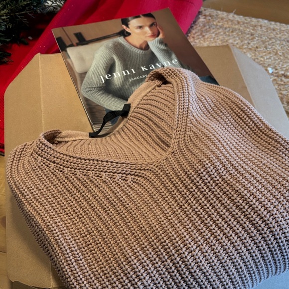 Jenni Kayne Sweaters - Jenni Kayne Women's V-Neck Sweater in Warm Tan